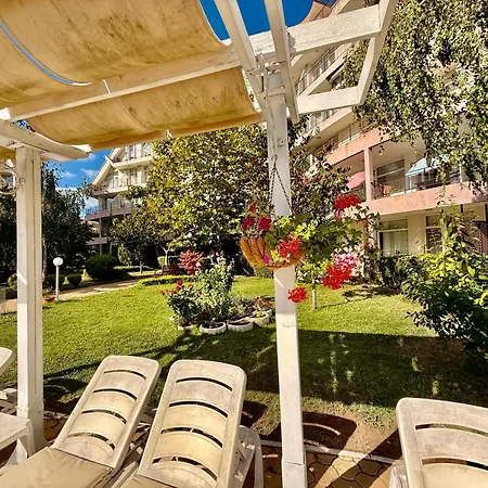 Cozy Mood Two-bed Flat In Sunny