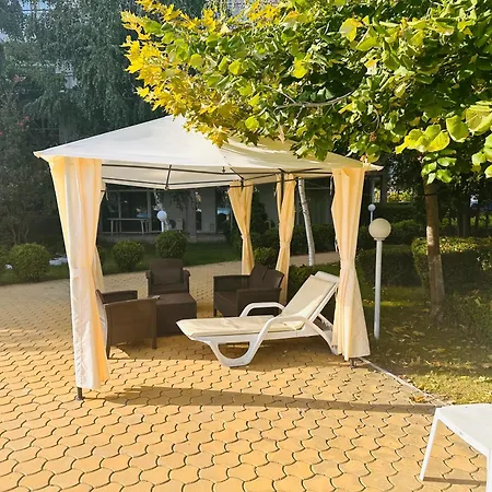 Cozy Mood Two-bed Flat In Sunny Lägenhet *