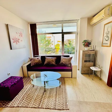 Cozy Mood Two-bed Flat In Sunny *