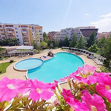 Апартамент Cozy Mood Two-bed Flat In Sunny *