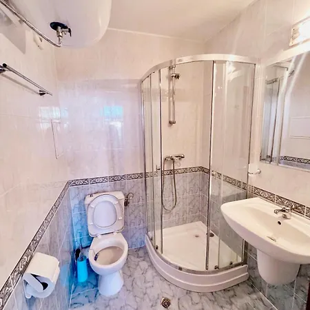 Cozy Mood Two-bed Flat In Sunny *